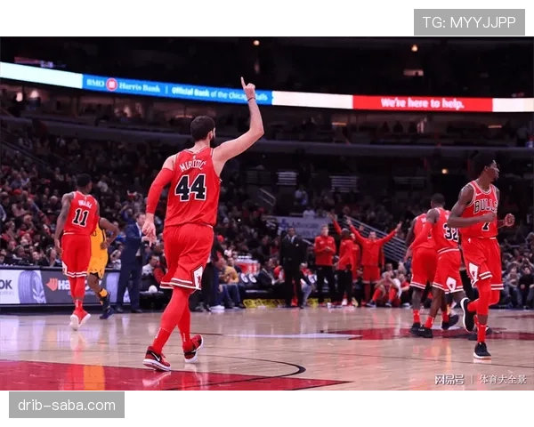 在传球分布下克罗斯与拉基蒂奇形成控球倾向分化